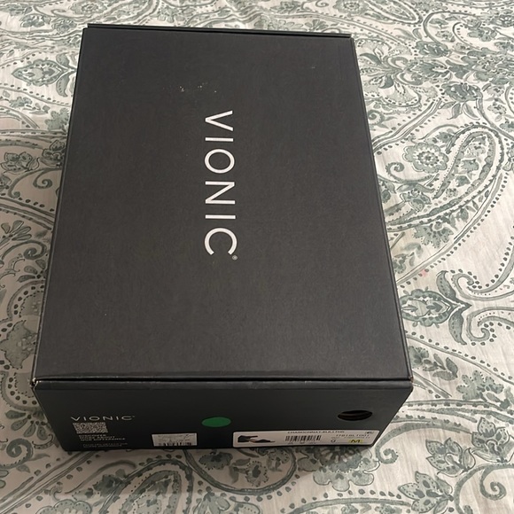 Vionic Chardonnay Black - Picture 9 of 9